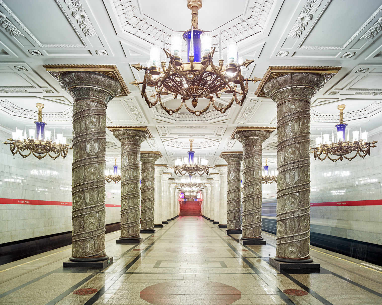 © David Burdeny, станция метро «Автово», Санкт-Петербург