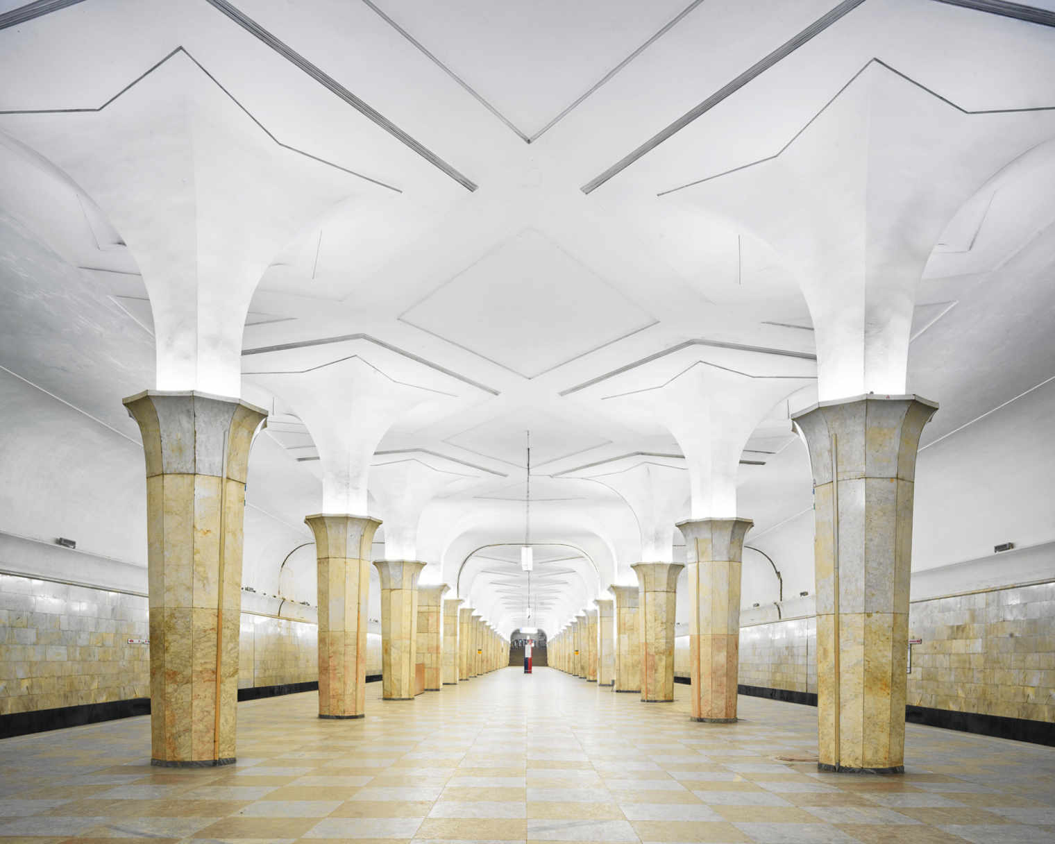 © David Burdeny, станция метро «Кропоткинская», Москва